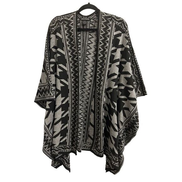 Jealous Tomato Sweaters - Jealous Tomato houndstooth / Aztec sweater Poncho One size fits all